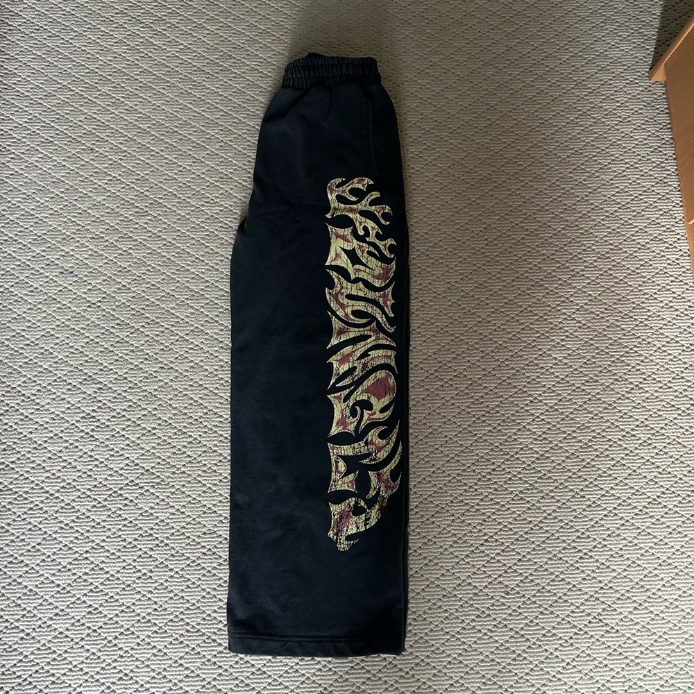 YOUNGLA MENS SWEATPANTS SIZE SMALL